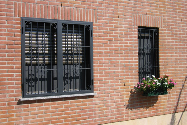 Grate e cancelletti di sicurezza a Lecco, Como e Monza Brianza
